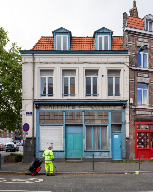 Photographie d'architecture Lille Fives, commerce ancien, abandonné. ©Thomas Karges