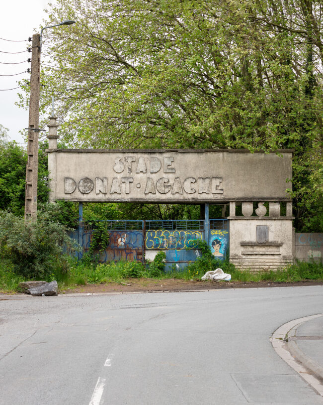 Photographie d'architecture Lille, Saint-André-lez-Lille. Porte du stade Donat-Agache. ©Thomas Karges